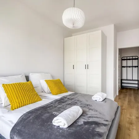 Night Zloty Potok Lotnisko Chopina